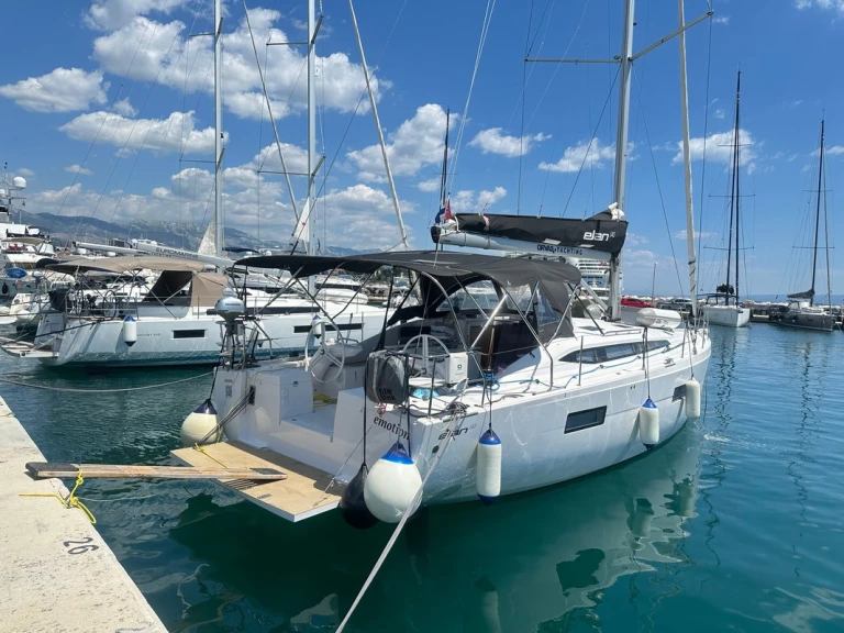 Alquiler de embarcaciones Elan Impression 45 enSplit en Samboat