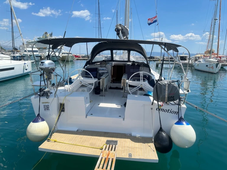 Alquiler de Velero, con o sin patrón Elan Split
