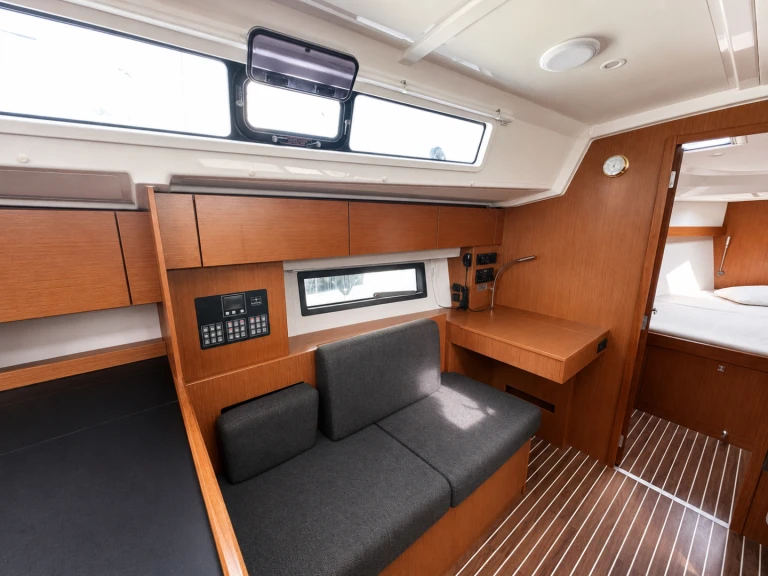 Bavaria Bavaria C42 de alquiler a Álimos