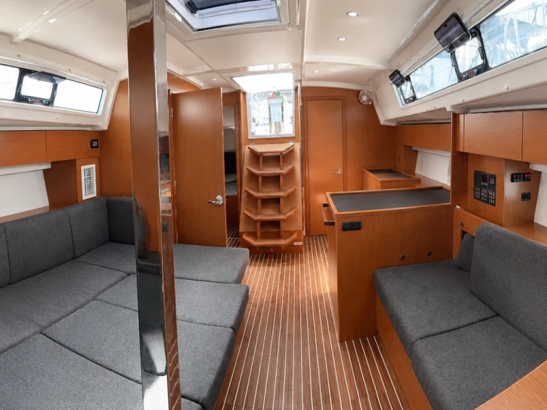 Alquiler de Bavaria Bavaria C42 en Álimos