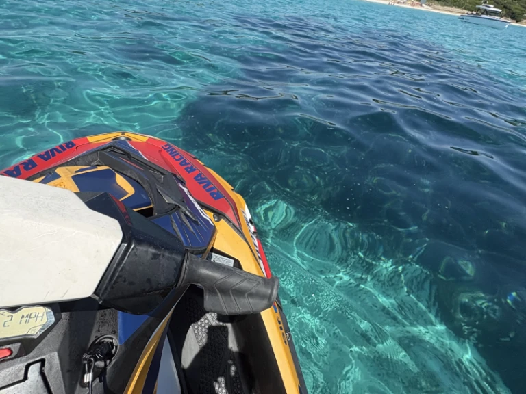 Alquiler de Sea-Doo Spark en Saint-Tropez