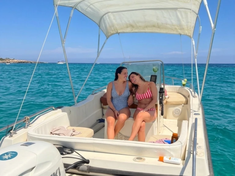 Alquiler de embarcaciones Medi 520 enMonopoli en Samboat