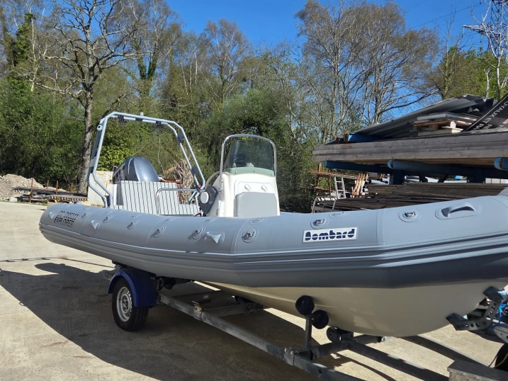 Alquiler Concarneau - Bombard Explorer 640 en SamBoat
