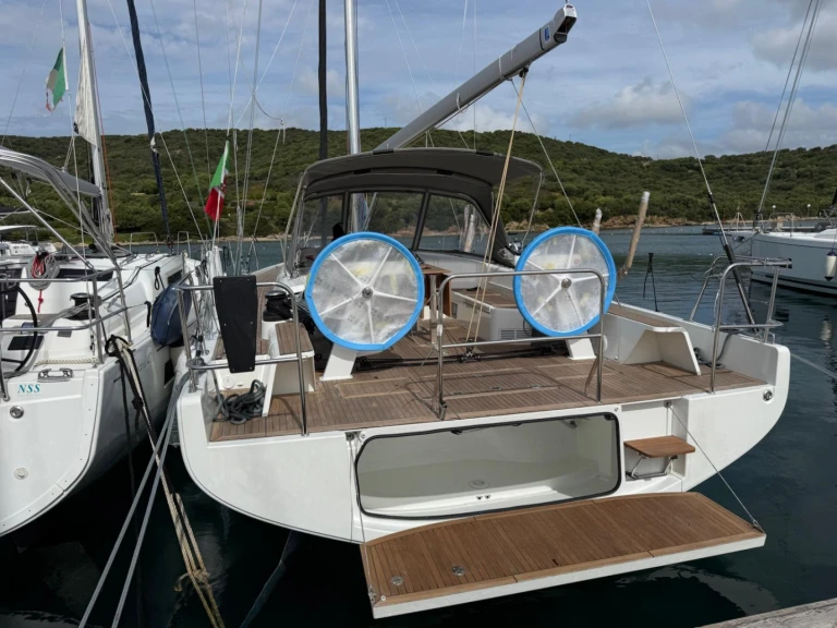 Alquiler de Velero, con o sin patrón Bénéteau Furnari
