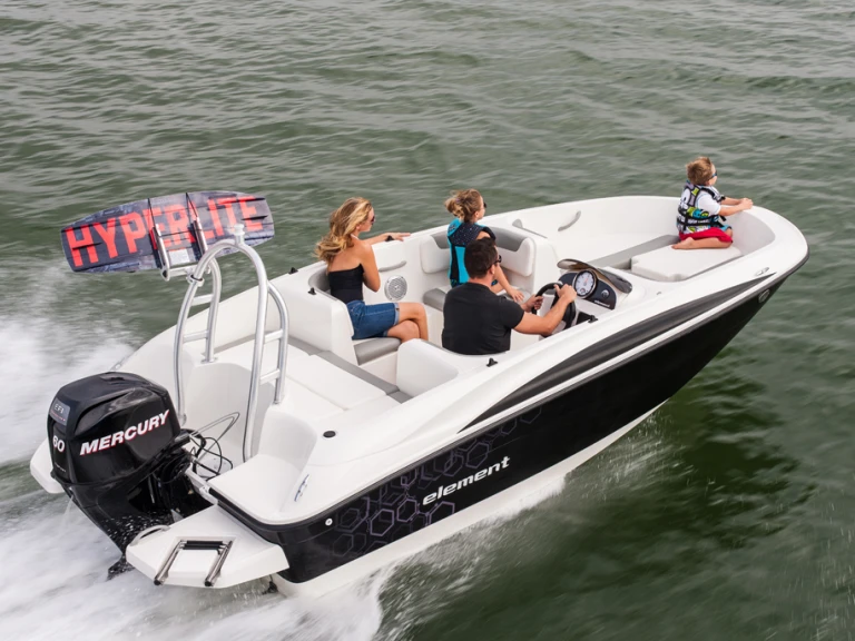 Alquiler de embarcaciones Bayliner Bayliner 160 enClub Nautico S'Estanyol en Samboat