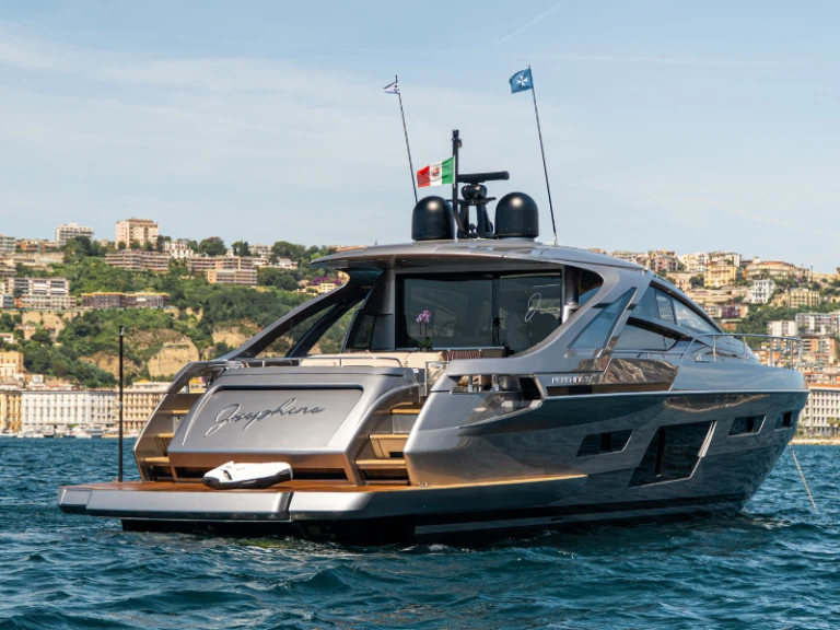 Alquiler Yate de lujo Pershing con o sin  título de navegación