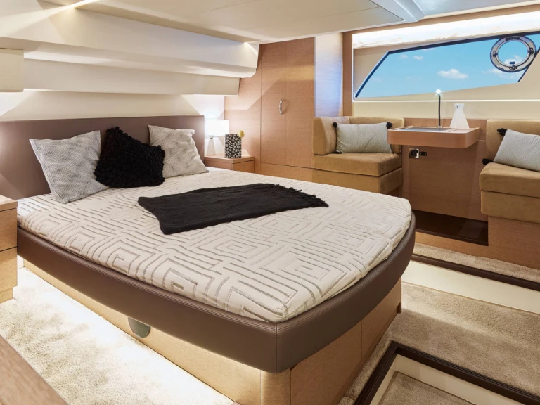 Alquiler de Yate de lujo, con o sin patrón Prestige Yachts Golfe-Juan