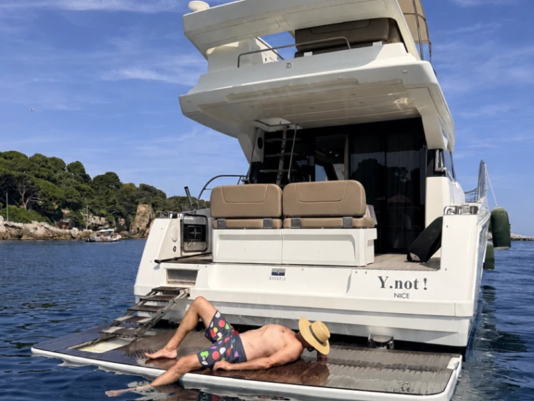 Yate de lujo para alquilar Antibes al mejor precio