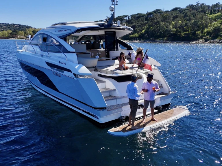 Alquiler de Fairline Targa 45 Gran Turismo en Cogolin