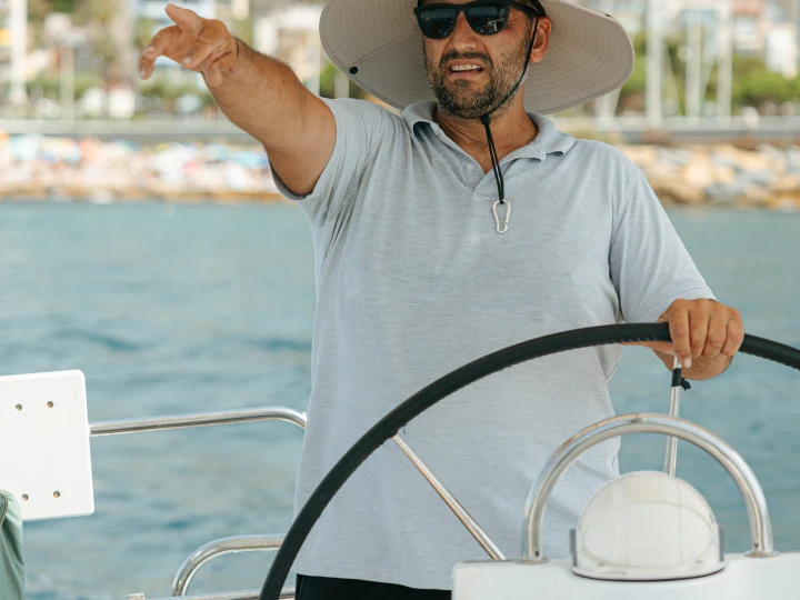 Alquiler de barcos Blanes barato de Oceanis 423 Clipper