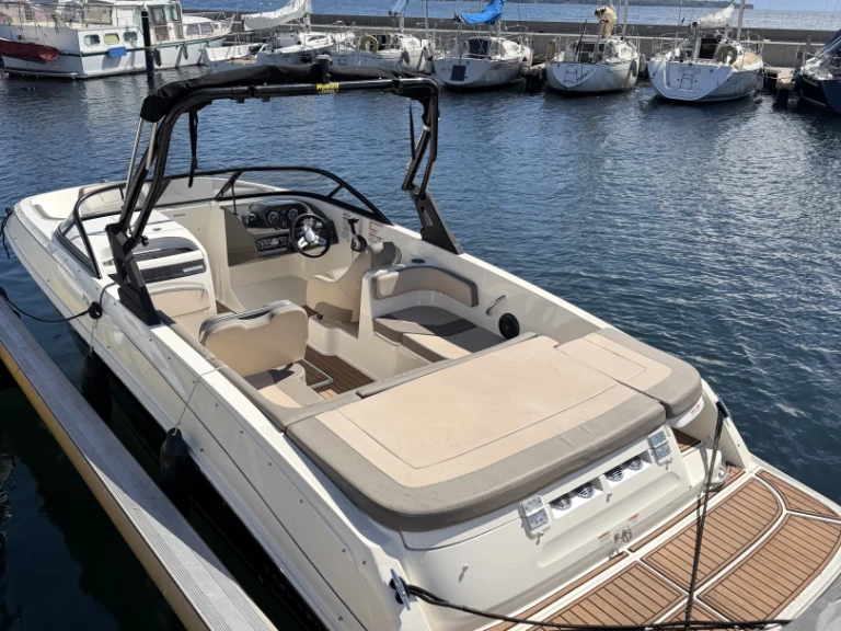 Alquiler Rolle - Bayliner VR6E en SamBoat