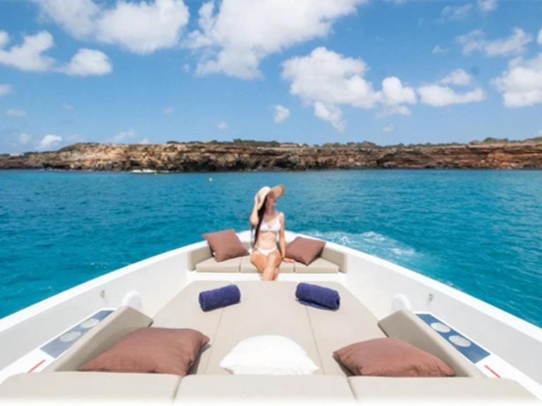 Alquiler de embarcaciones De Anton  io Yacht s D42 Open enIbiza (Ciudad) en Samboat