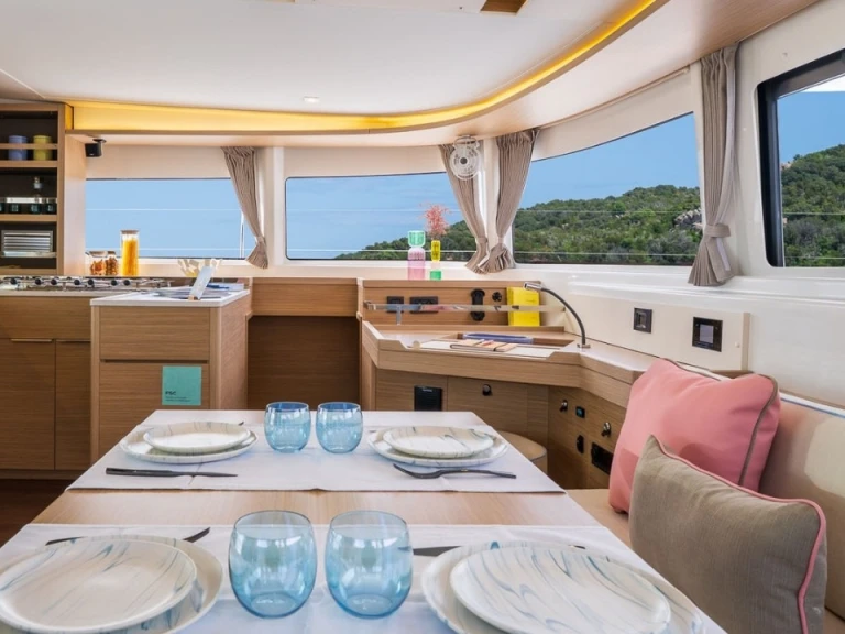 Alquiler de embarcaciones Lagoon Lagoon 46 Iconic enEden Island en Samboat