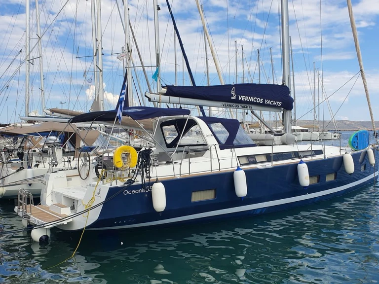 Velero para alquilar Lávrio al mejor precio