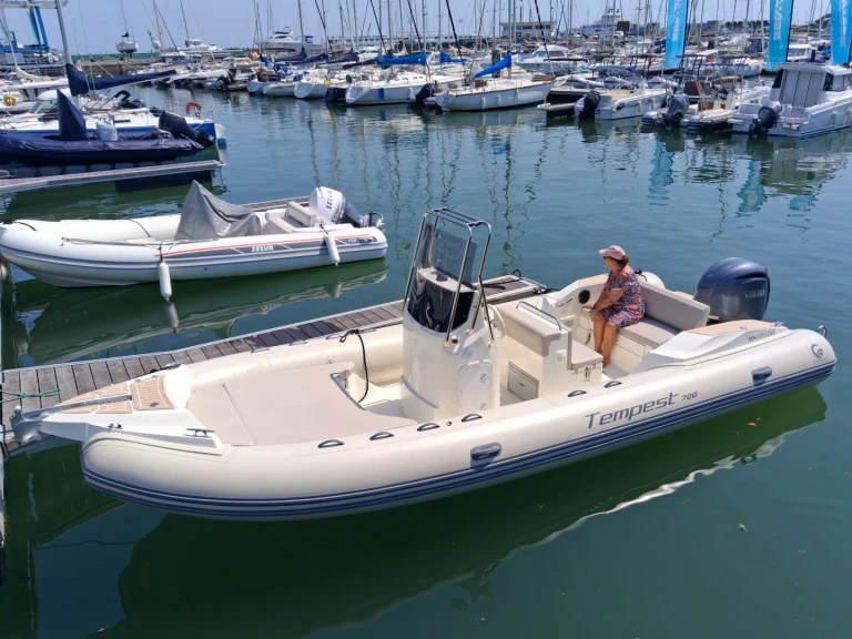 Alquiler de barcos Royan barato de Tempest 700