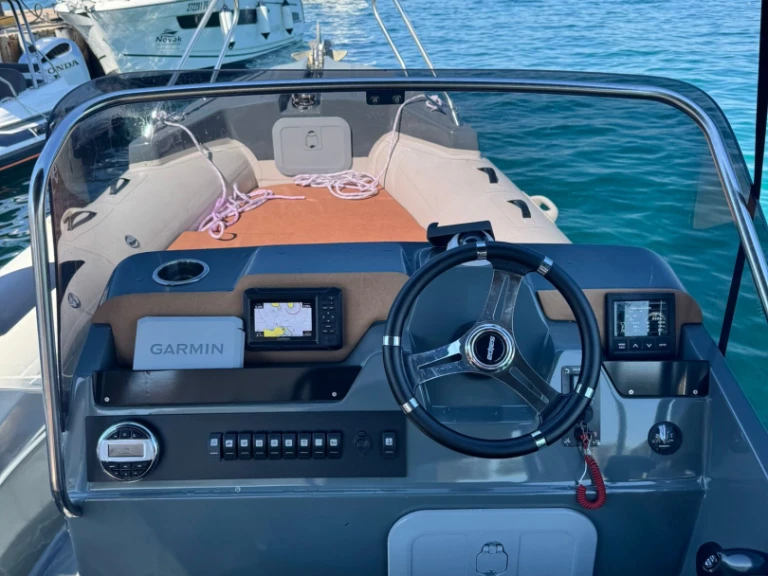 Alquiler de barcos Tkon barato de Solemar 23