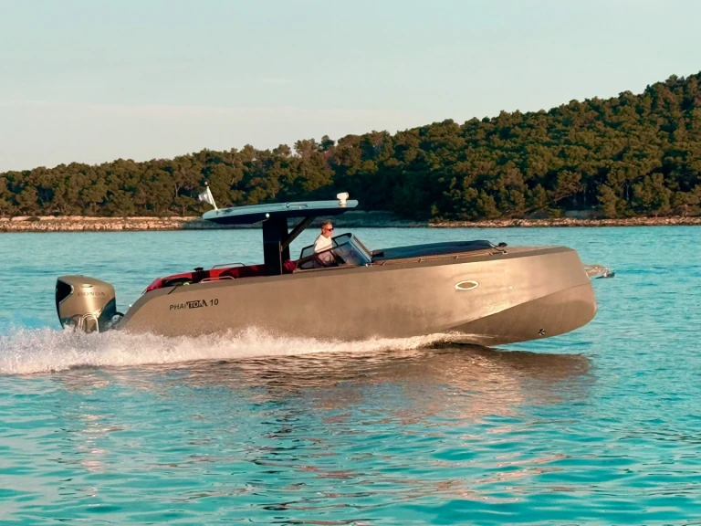 Alquiler Lancha Phantom yachts con o sin  título de navegación