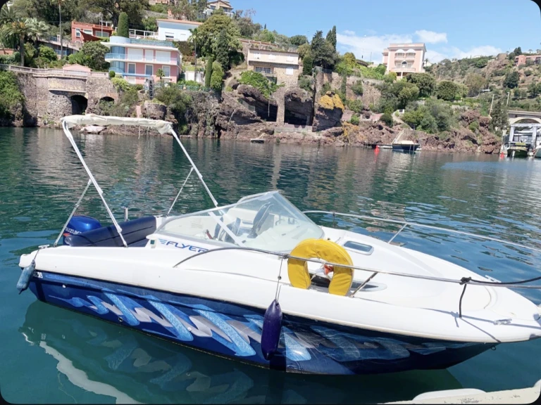 Alquiler de barcos Mandelieu-la-Napoule barato de Flyer 650 Cabine