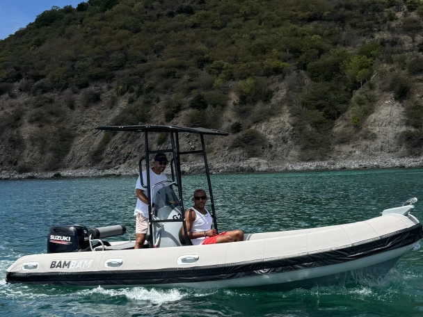3D Tender Lux 550 de alquiler a San Martín