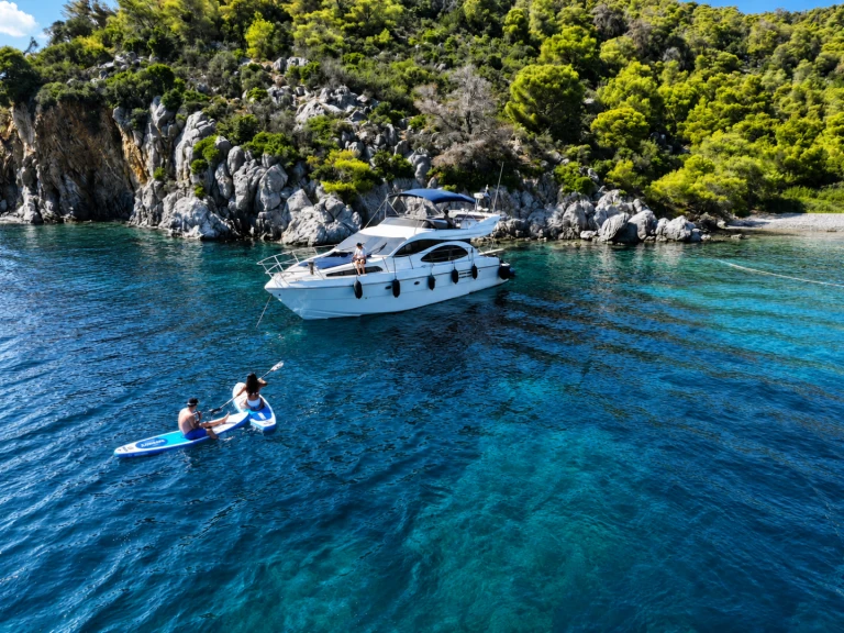 Azimut Azimut 46 Fly de alquiler a Alimos Marina