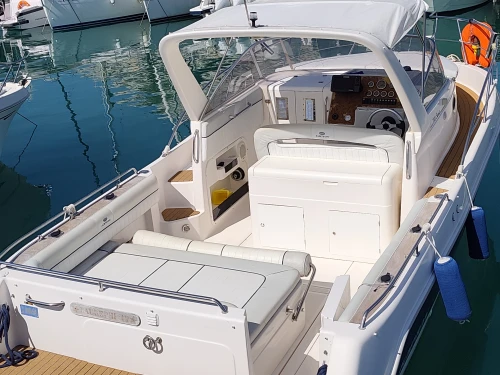 Alquiler de Faeton Faeton 780 Sport en Villeneuve-Loubet