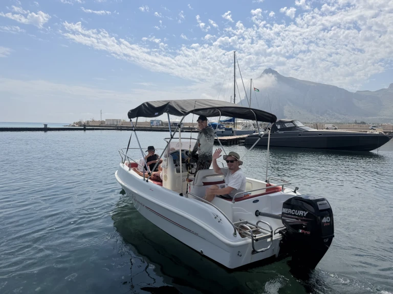 Lancha para alquilar San Vito Lo Capo al mejor precio