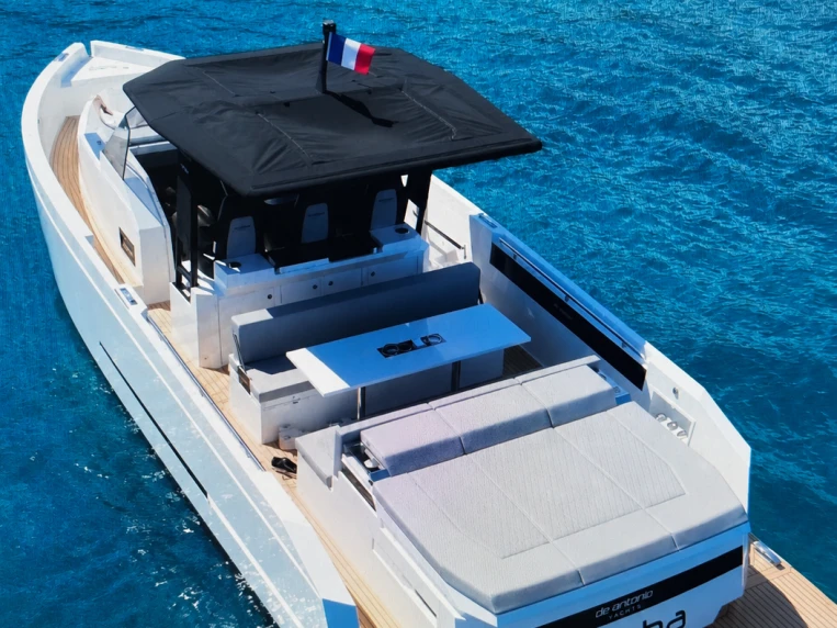 Alquiler de embarcaciones De Antonio D32 enBandol en Samboat