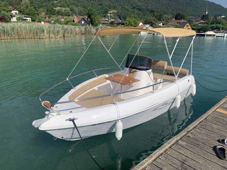 Lancha para alquilar Annecy al mejor precio