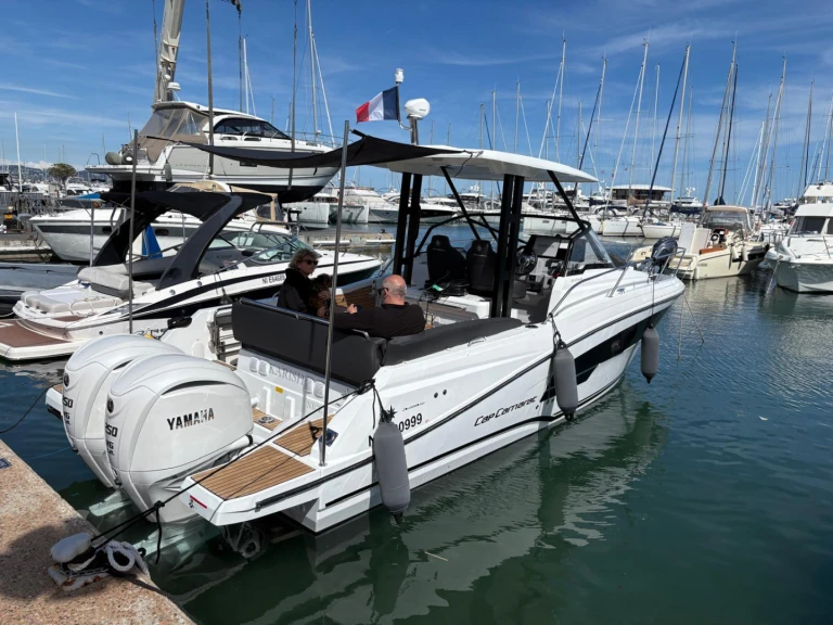 Alquiler de embarcaciones Jeanneau Cap Camarat 9.0 WA enGolfe-Juan en Samboat