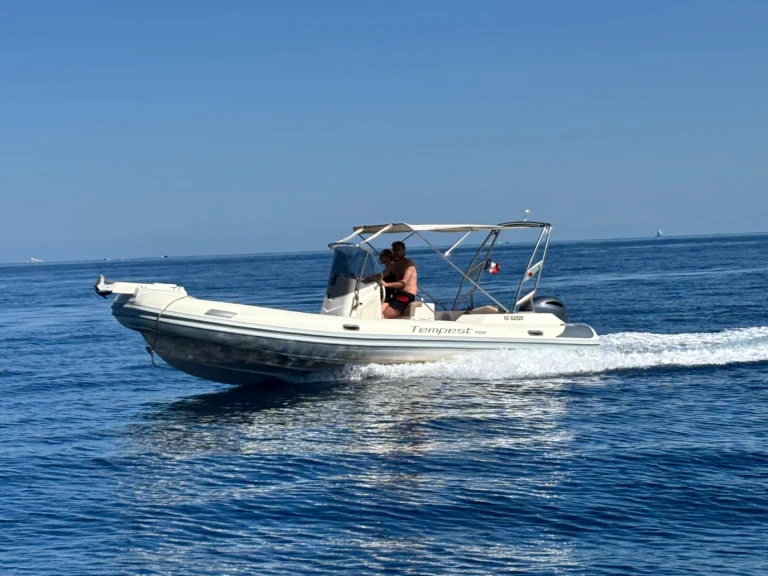 Alquiler de embarcaciones Capelli Tempest 700 Sun enGolfe-Juan en Samboat