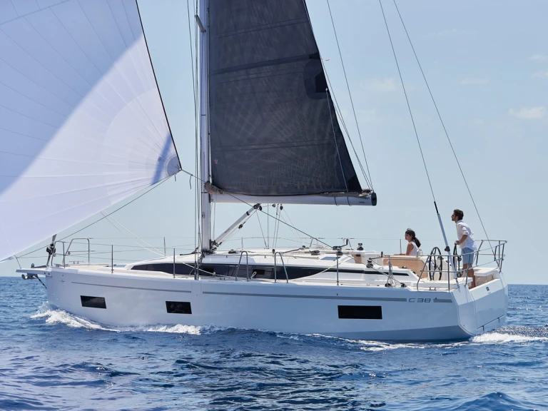 Alquiler Velero en Gouviá - Bavaria Bavaria C38