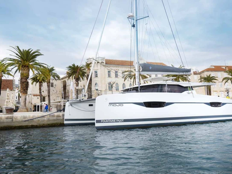 Alquiler de Fountaine Pajot Astrea 42 en Pula