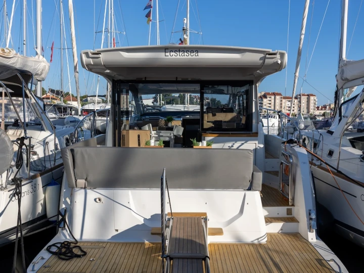 Alquiler de barcos Biograd na Moru barato de Sealine C390