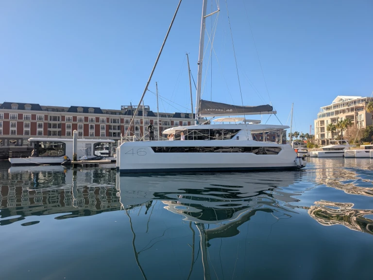 Alquiler de barcos Zanzíbar barato de Leopard 46