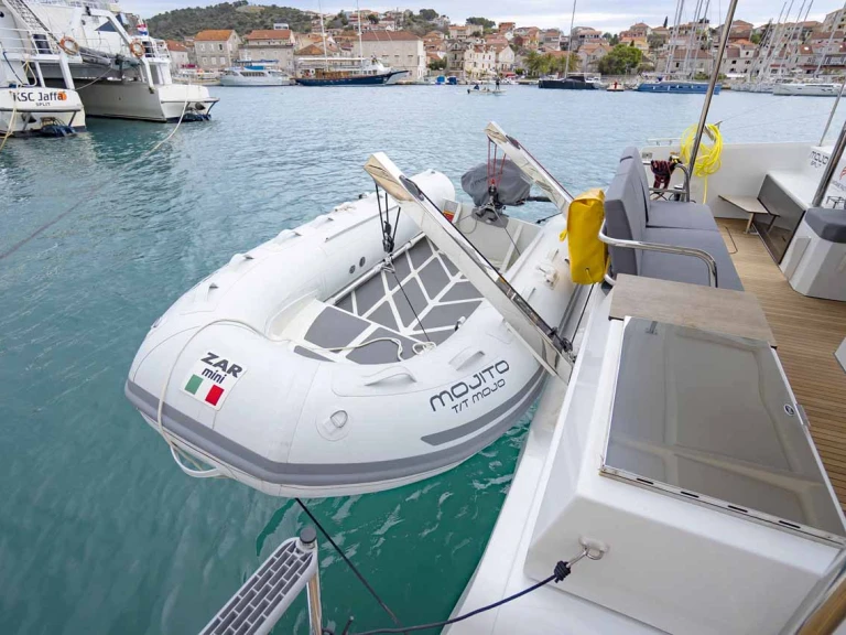 Fountaine Pajot Astrea 42 de alquiler a Pula