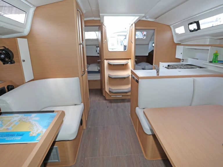 Alquiler de Jeanneau Sun Odyssey 415 en Pula