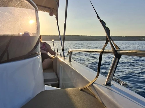 Lancha para alquilar Msida Yacht Marina al mejor precio