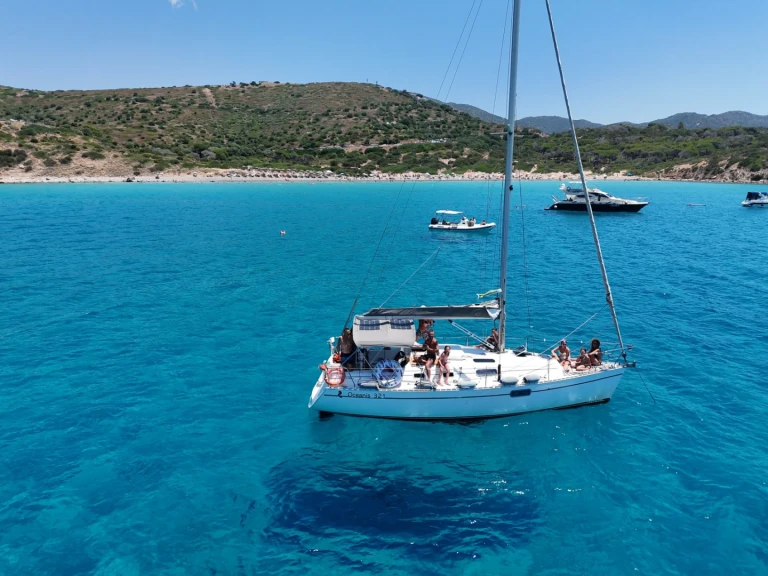 Alquiler de barcos Cagliari barato de Oceanis 321