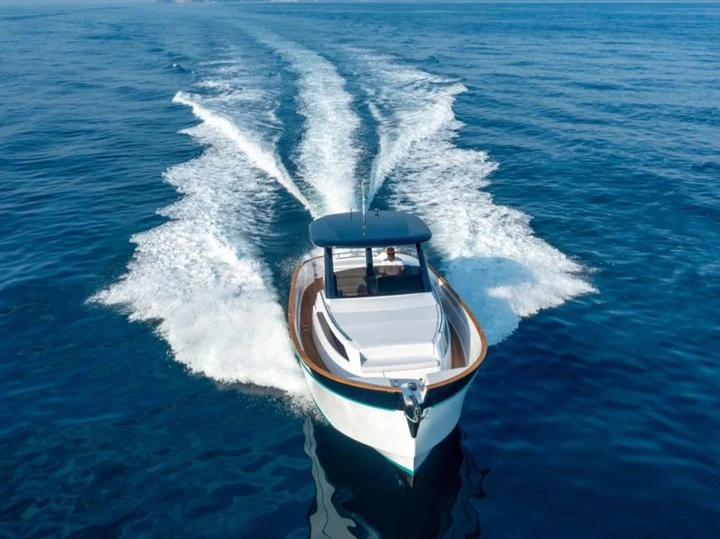 Alquiler de embarcaciones Apreamare Apreamare Gozzo 35 enAntibes en Samboat