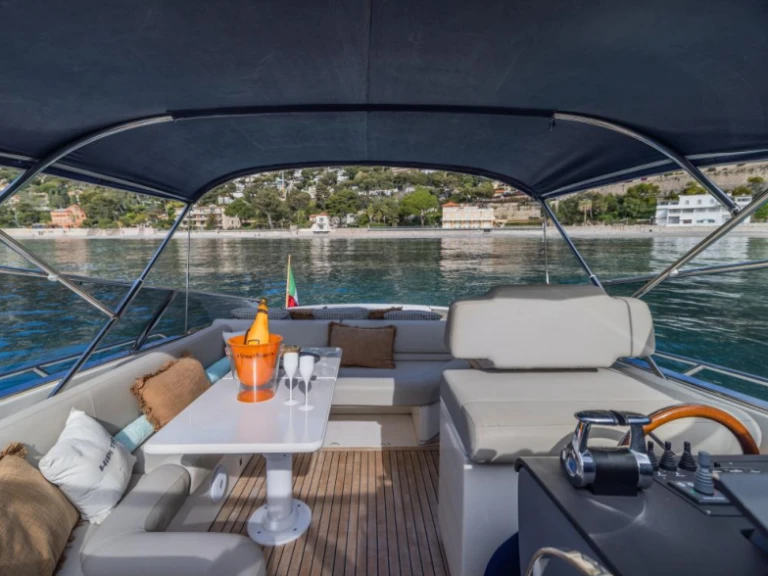 Alquiler de embarcaciones Itama Itama 40 enSaint-Jean-Cap-Ferrat en Samboat