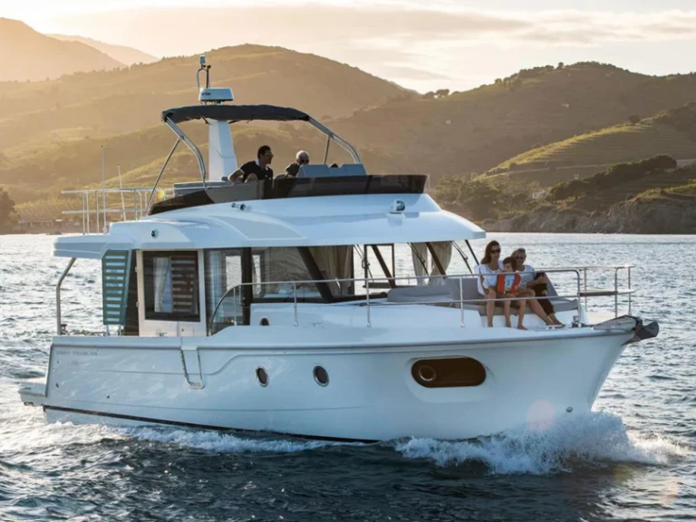 Alquiler de Bénéteau Swift Trawler 41 Fly en Juan-les-Pins