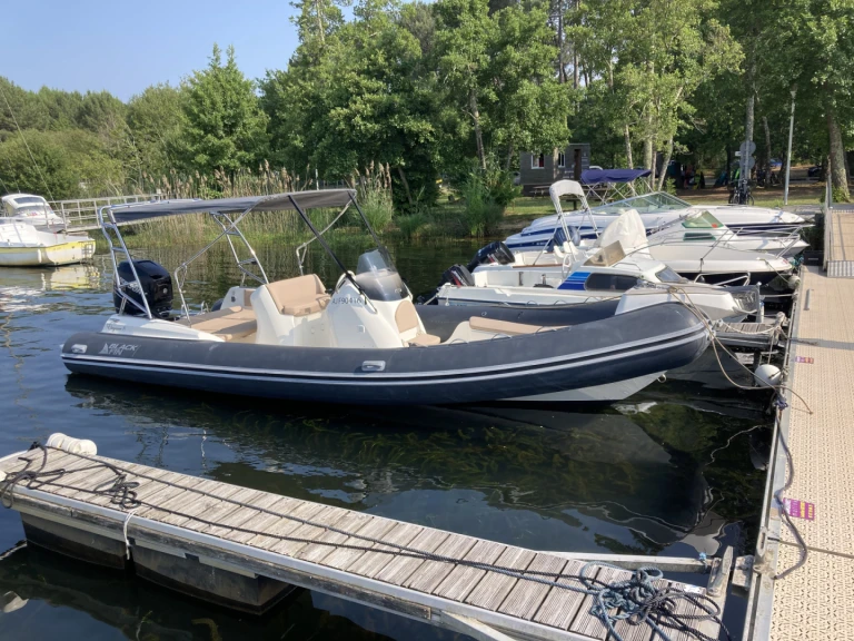 Alquiler de barcos Sanguinet barato de Black Fin 8 Elegance