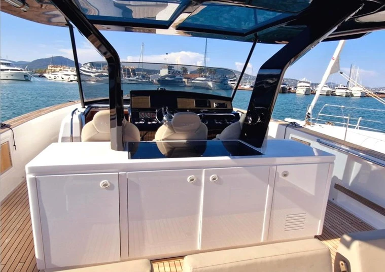 Pardo Yachts Pardo 43 de alquiler a Juan-les-Pins