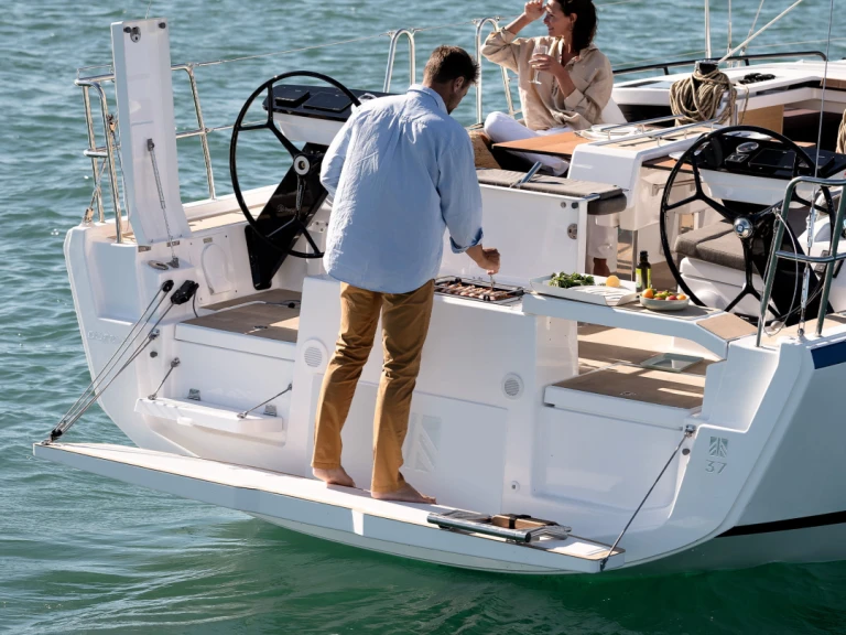 Alquiler de barcos Bandol barato de DUFOUR 37 KA