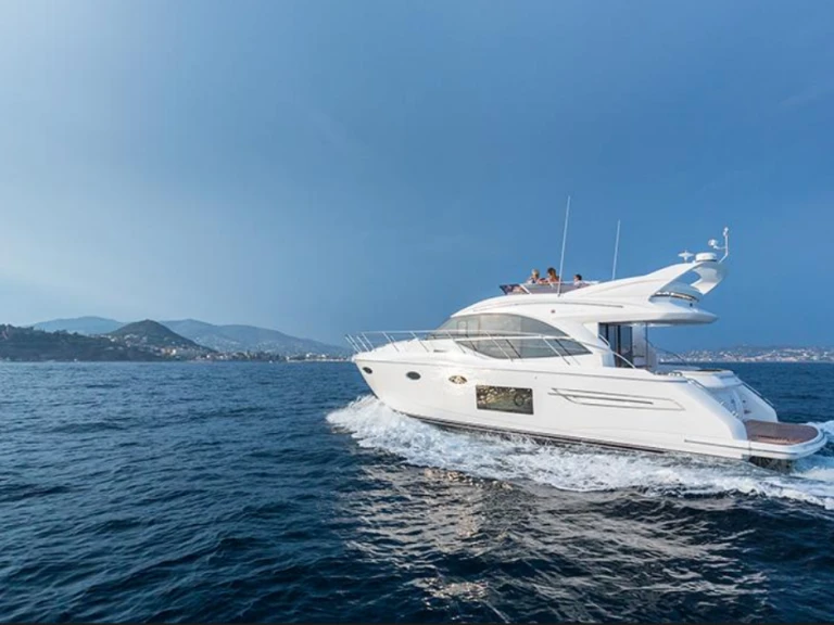 Alquiler de Princess Princess 49 Fly en Juan-les-Pins