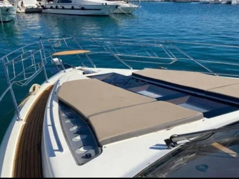 Alquiler de barcos Herceg Novi barato de Galeon 550 Fly