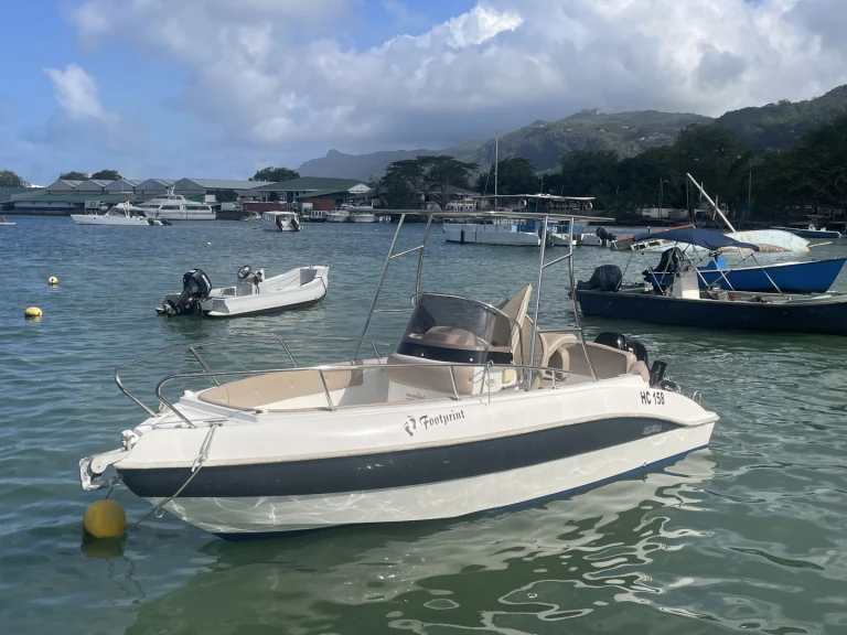 Alquiler Victoria - fisherman Speedy 450 en SamBoat
