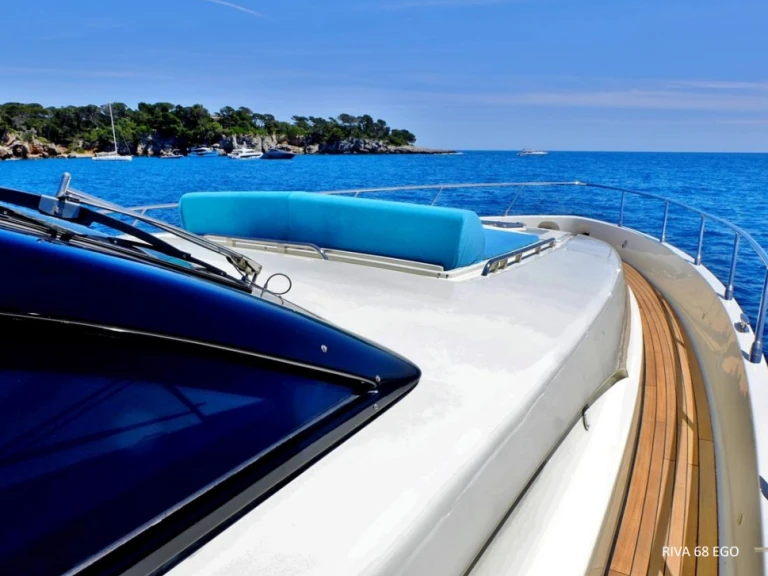 Alquiler de Yate de lujo, con o sin patrón Riva Saint-Laurent-du-Var