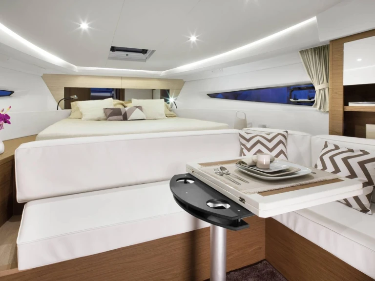 Jeanneau Leader 36 Sportop de alquiler a Port Cogolin