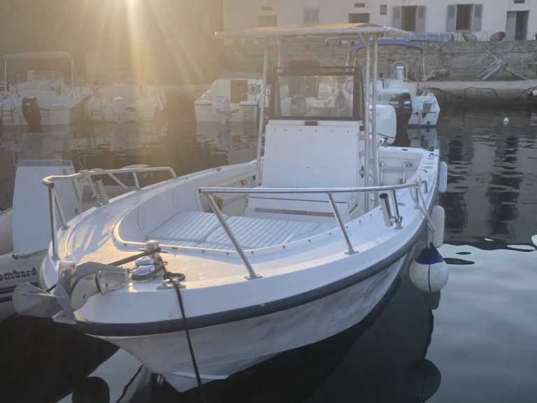 Mako 232 de alquiler a Bastia